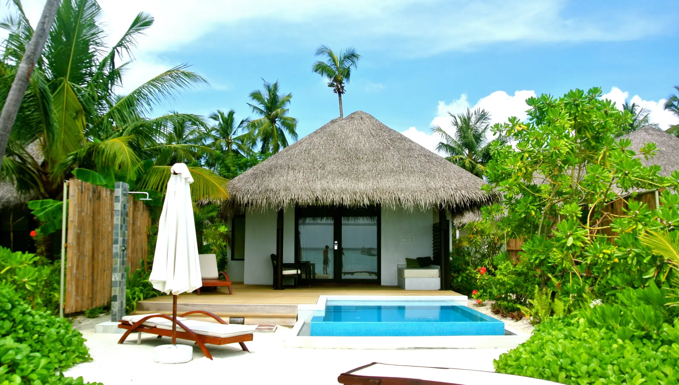 Thatch Roof Ridge Repairs and Replacement in Durban: Signs, Costs and Lifespan